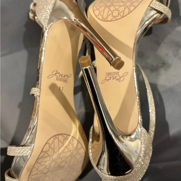 Jewel by Badgley Mischka Glittering Gold Heels New With Defects - Picture 7 of 11